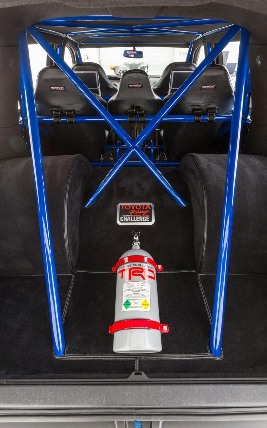 Багажник Toyota Sequoia Family Dragster by Antron Brown Team 2012 года  (фото 5 из 14)